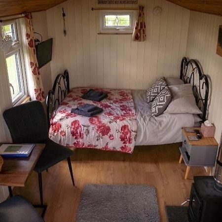 Maple Hut Four Acre Farm Hotel Aylsham Buitenkant foto