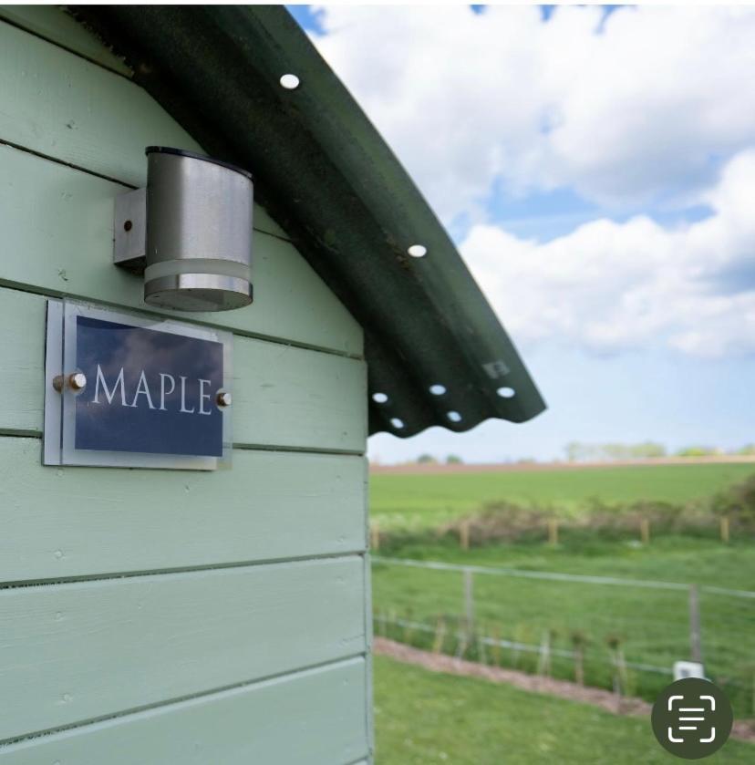 Maple Hut Four Acre Farm Hotel Aylsham Buitenkant foto